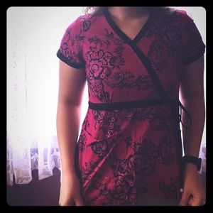 Koi Katelyn Mock Wrap in Magenta floral pattern